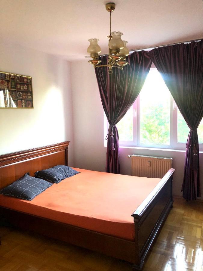 Vintage Bucharest Apartment מראה חיצוני תמונה